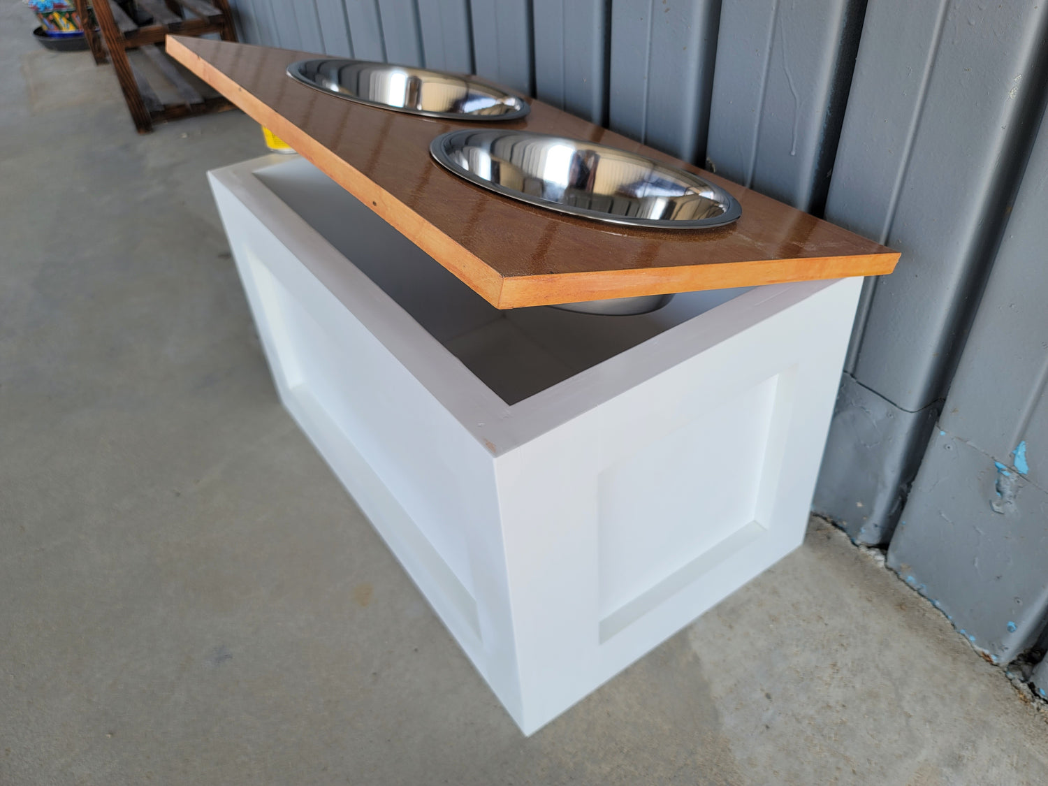 Lift Top Dog Feeders