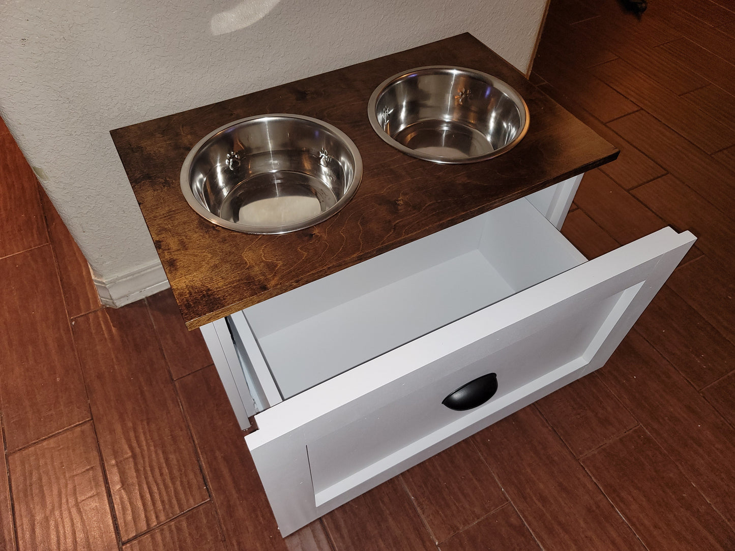 Small Raised Dog Bowl Feeding Station