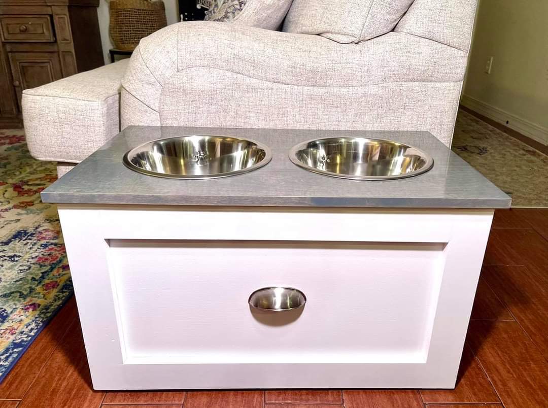 Small Raised Dog Bowl Feeding Station